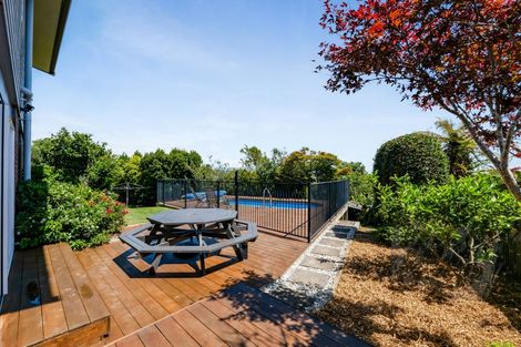 Photo of property in 138 Govett Avenue, Frankleigh Park, New Plymouth, 4310