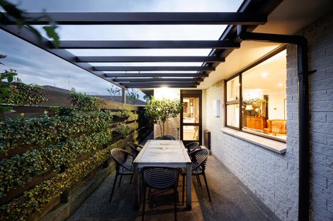 Photo of property in 8 Earl Place, Hokowhitu, Palmerston North, 4410