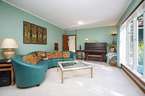 Photo of property in 16 Waima Crescent, Titirangi, Auckland, 0604