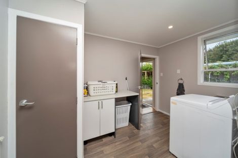 Photo of property in 21 Beaconsfield Road, Midhirst, Stratford, 4394