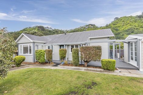 Photo of property in 34 Rua Street, Lyall Bay, Wellington, 6022