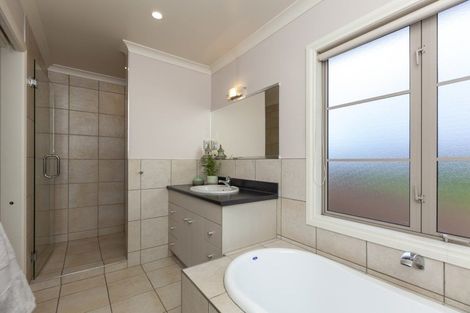 Photo of property in 136 Renown Road, Raumati South, Paraparaumu, 5032