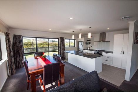 Photo of property in 212 Mark Avenue, Grenada Village, Wellington, 6037