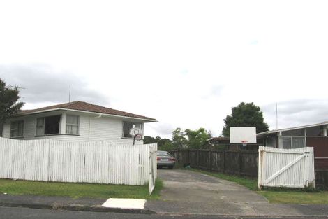 Photo of property in 2 Papa Place, Birkdale, Auckland, 0626