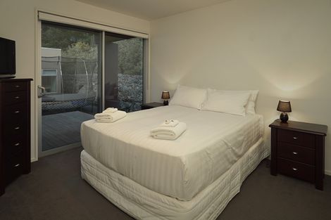 Photo of property in 10 Fantail Heights, Picton, 7220