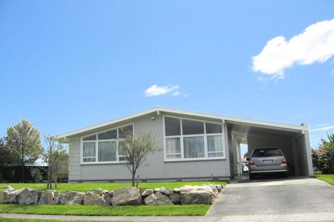 Photo of property in 5 Cobham Crescent, Stoke, Nelson, 7011