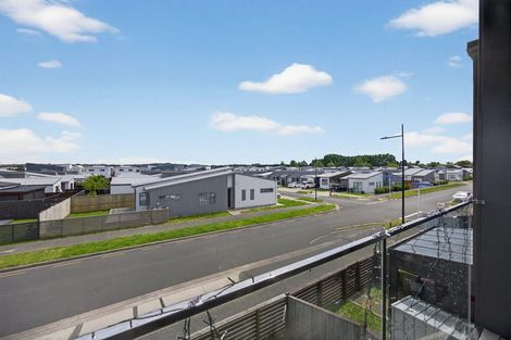 Photo of property in 46 Parahau Road, Papakura, 2110