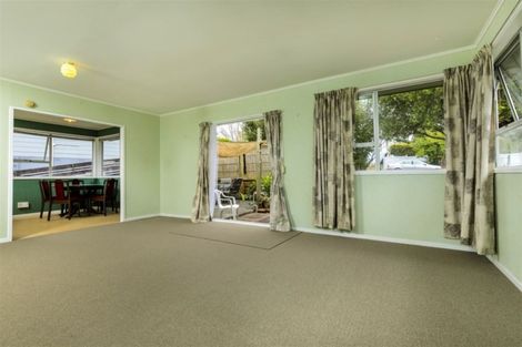 Photo of property in 4 Chislehurst Street, Henderson, Auckland, 0612
