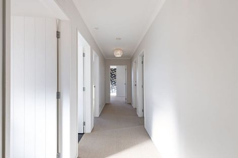 Photo of property in 6 Galea Grove, Kelvin Grove, Palmerston North, 4414