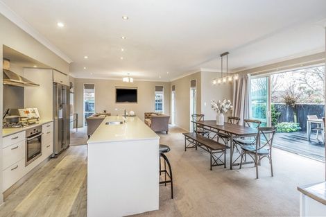 Photo of property in 1 Whio Close, Parklands, Christchurch, 8083