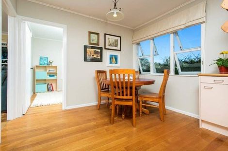 Photo of property in 10 Woodstock Road, Forrest Hill, Auckland, 0620
