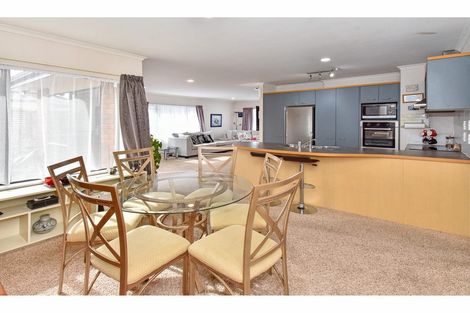 Photo of property in 42 Sandwick Drive, Weymouth, Auckland, 2103
