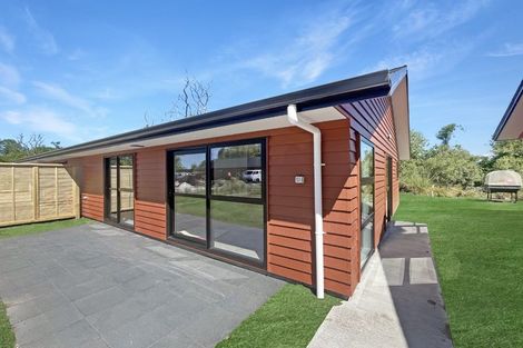 Photo of property in 8 Winnie Close, Acacia Bay, Taupo, 3330
