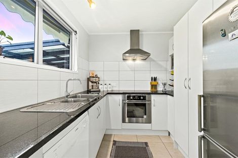 Photo of property in 8 Frostbite Place, Ranui, Auckland, 0612