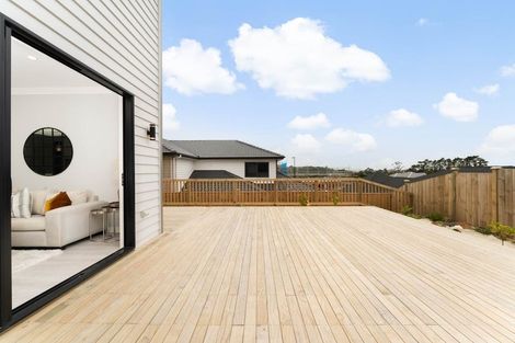 Photo of property in 13 Lumber Rise, Swanson, Auckland, 0614