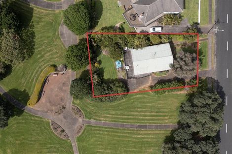 Photo of property in 2 Shortt Avenue, Mangere Bridge, Auckland, 2022