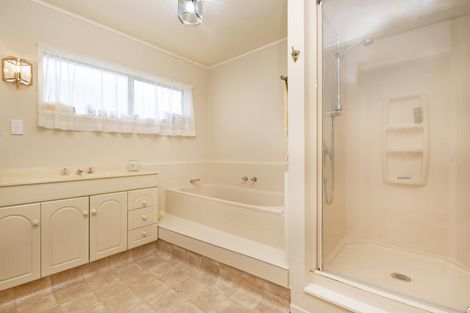 Photo of property in 60 John Gill Road, Shelly Park, Auckland, 2014