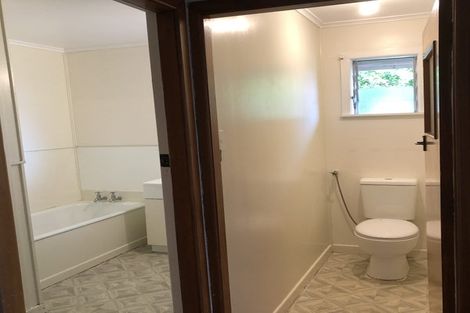 Photo of property in 4 Humphrey Kemp Avenue, Henderson, Auckland, 0612