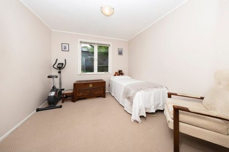 Photo of property in 9 Howard Road, Northcote, Auckland, 0627