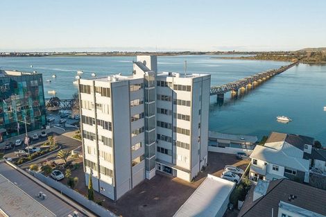 Photo of property in Elizabeth Height Apartments, 8 Elizabeth Street, Tauranga, 3110