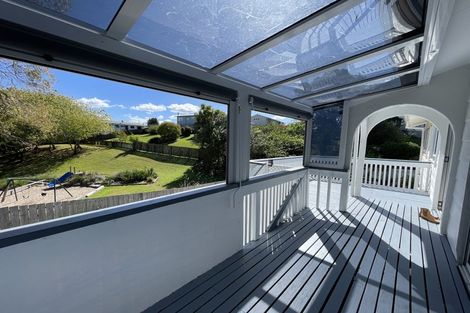 Photo of property in 19 Lancelot Place, Glenfield, Auckland, 0629