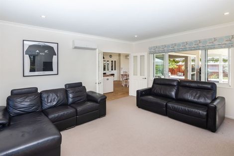 Photo of property in 141 Centaurus Road, Saint Martins, Christchurch, 8022