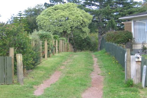 Photo of property in 16 Mawney Road, Henderson, Auckland, 0610