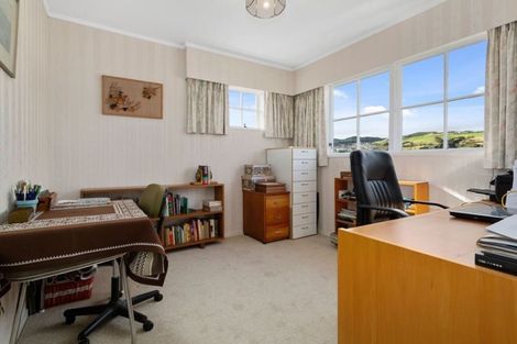 Photo of property in 11 Mckeefry Grove, Tawa, Wellington, 5028