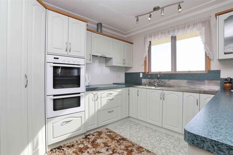 Photo of property in 68 Marine Parade, Bluff, 9814