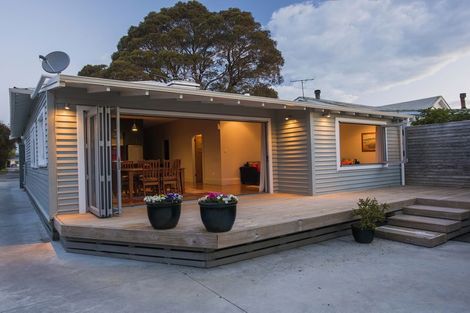 Photo of property in 12 Hinaki Street, Inner Kaiti, Gisborne, 4010