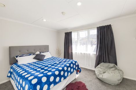 Photo of property in 14 Lewis Place, Highbury, Palmerston North, 4412