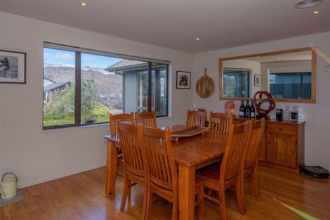 Photo of property in 21 De Bettencor Place, Mount Pisa, Cromwell, 9383