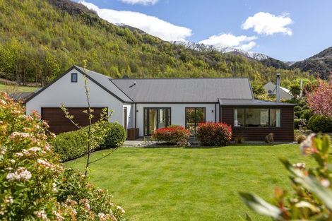 Photo of property in Butel Park, 30 Essex Avenue, Arrowtown, 9302