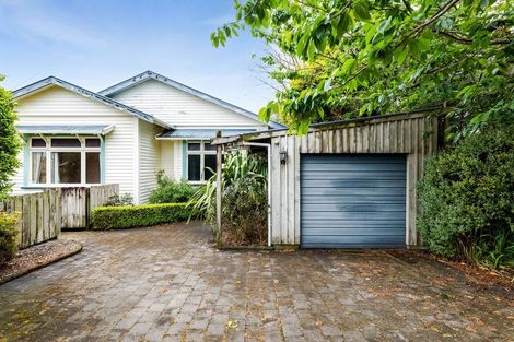 Photo of property in 10 Cameron Street, Hawera, 4610