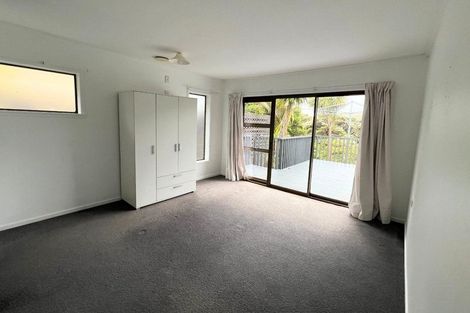 Photo of property in 1070 Scenic Drive North, Swanson, Auckland, 0816