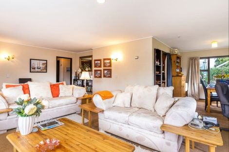 Photo of property in 2/7 Kathleen Place, Rainbow Point, Taupo, 3330