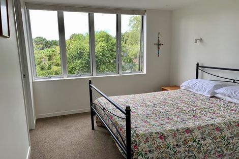 Photo of property in 95a Rame Road, Greenhithe, Auckland, 0632