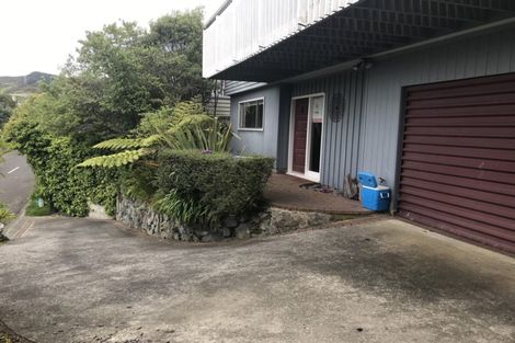 Photo of property in 70 Allington Road, Karori, Wellington, 6012
