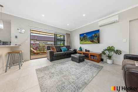 Photo of property in 45 Hadley Wood Drive, Wattle Downs, Auckland, 2103
