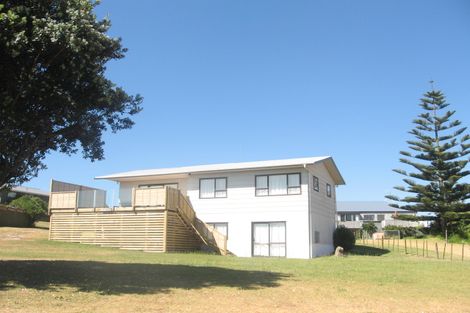 Photo of property in 633 Pukehina Parade, Pukehina, 3189