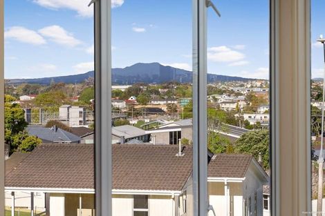 Photo of property in 46 Potter Avenue, Northcote, Auckland, 0627