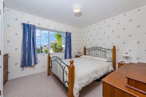 Photo of property in 5 Cherub Place, West Harbour, Auckland, 0618