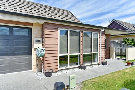 Photo of property in 28/3 Reeves Road, Rangiora, 7400