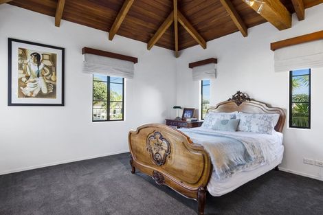 Photo of property in 1/60 Milford Road, Milford, Auckland, 0620