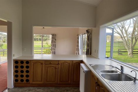 Photo of property in 721 Kahikatea Flat Road, Waitoki, Kaukapakapa, 0871