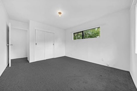 Photo of property in 26 Lambrown Drive, Totara Vale, Auckland, 0629