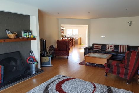 Photo of property in 77 Seaview Road, Paremata, Porirua, 5024