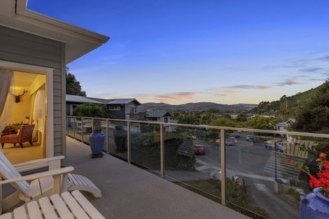 Photo of property in 8 Volkner Grove, Waterloo, Lower Hutt, 5011
