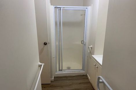 Photo of property in 1/3 Fayette Place, Te Atatu South, Auckland, 0610