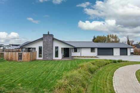 Photo of property in 17 Rodeo Place, Outram, 9019